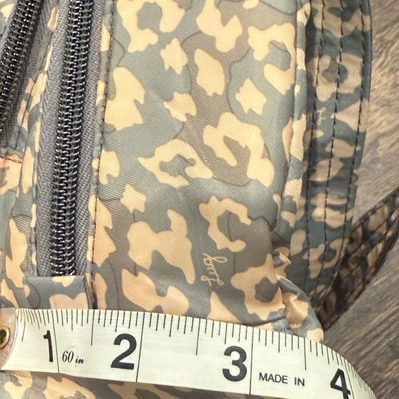 Lug Ranger Quilted Bag with Patterned Interior - Picture 9 of 11